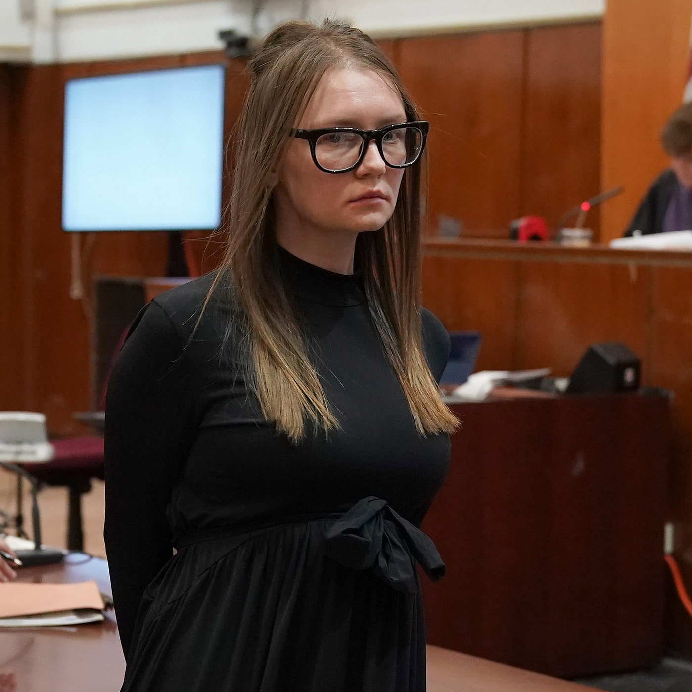Анна Делви: кто такая и почему оказалась в тюрьме, выдавая себя за  наследницу миллионера | Tatler Россия