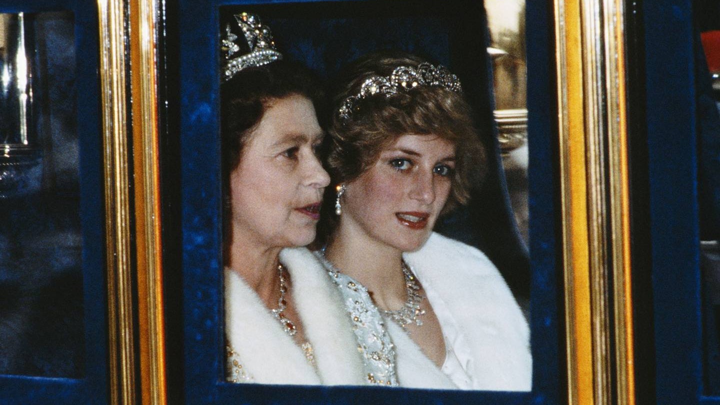 Какие на самом деле были отношения у принцессы Дианы и Елизаветы II