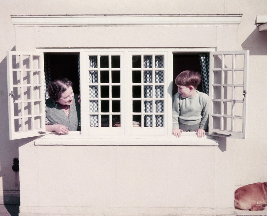 С бабушкой в ее резиденции РойалЛодж 1954.