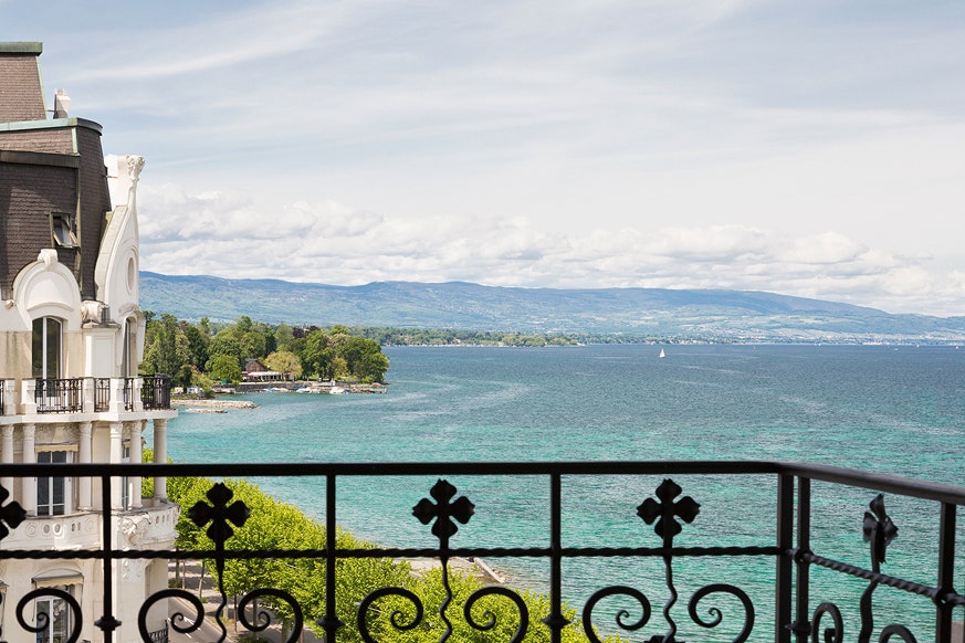 Вид с балкона отеля The Woodward на Женевское озеро.