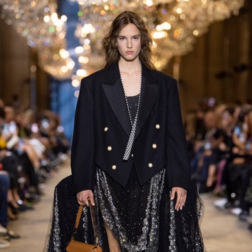 Все, что нужно знать о показе Louis Vuitton в Лувре