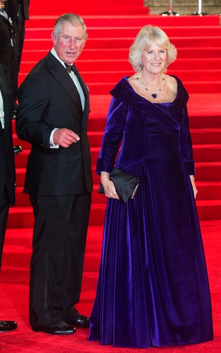 Принц Чарльз иnbspгерцогиня Камилла «007 Координаты Скайфолл» .