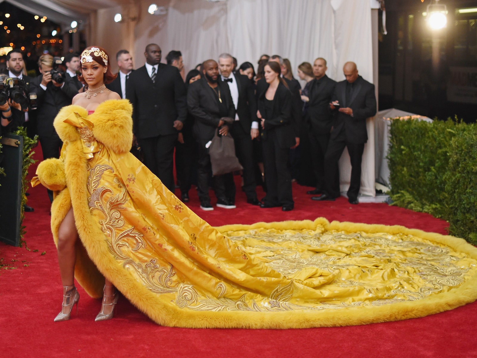 Все образы Рианны с Met Gala разных лет
