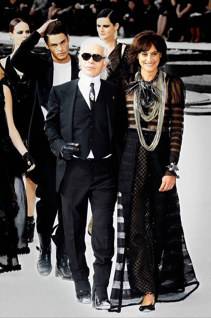 Карл Лагерфельд и Инес де ля Фрессанж на показе Chanel весналето 2011