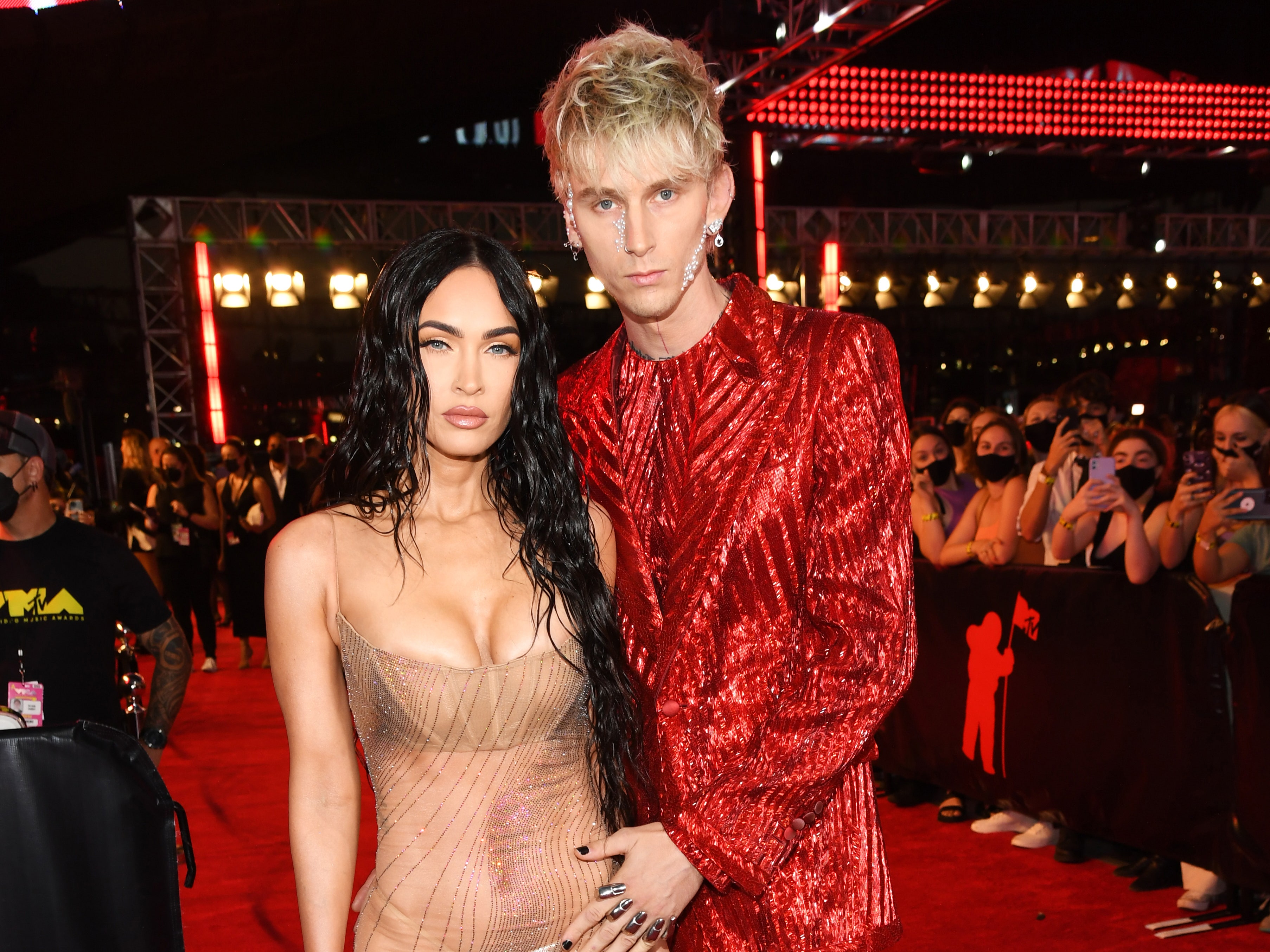 Меган Фокс и Machine Gun Kelly обручились | Tatler Россия