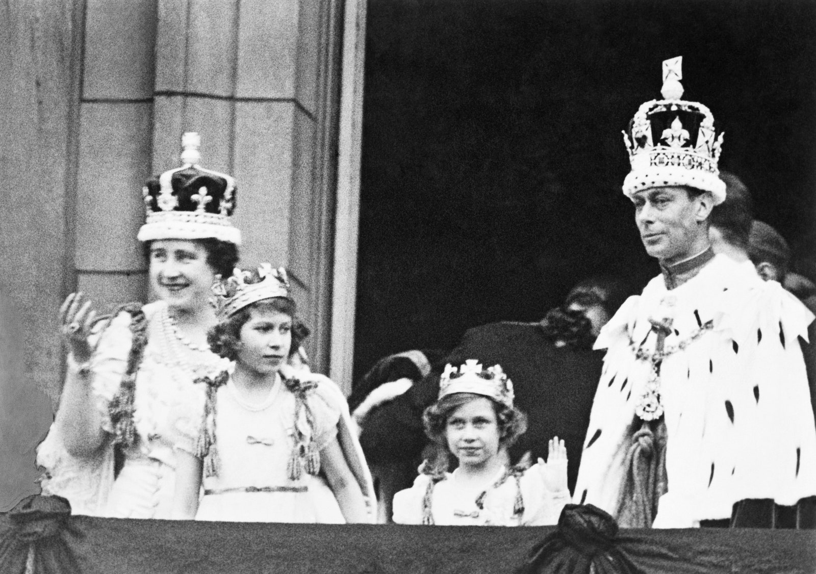 Британская королевская семья скандальные украшения