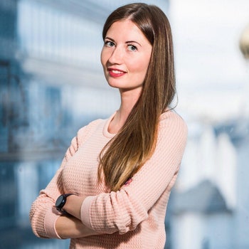 Ольга Краснобрыжая head shot - Tatler Россия