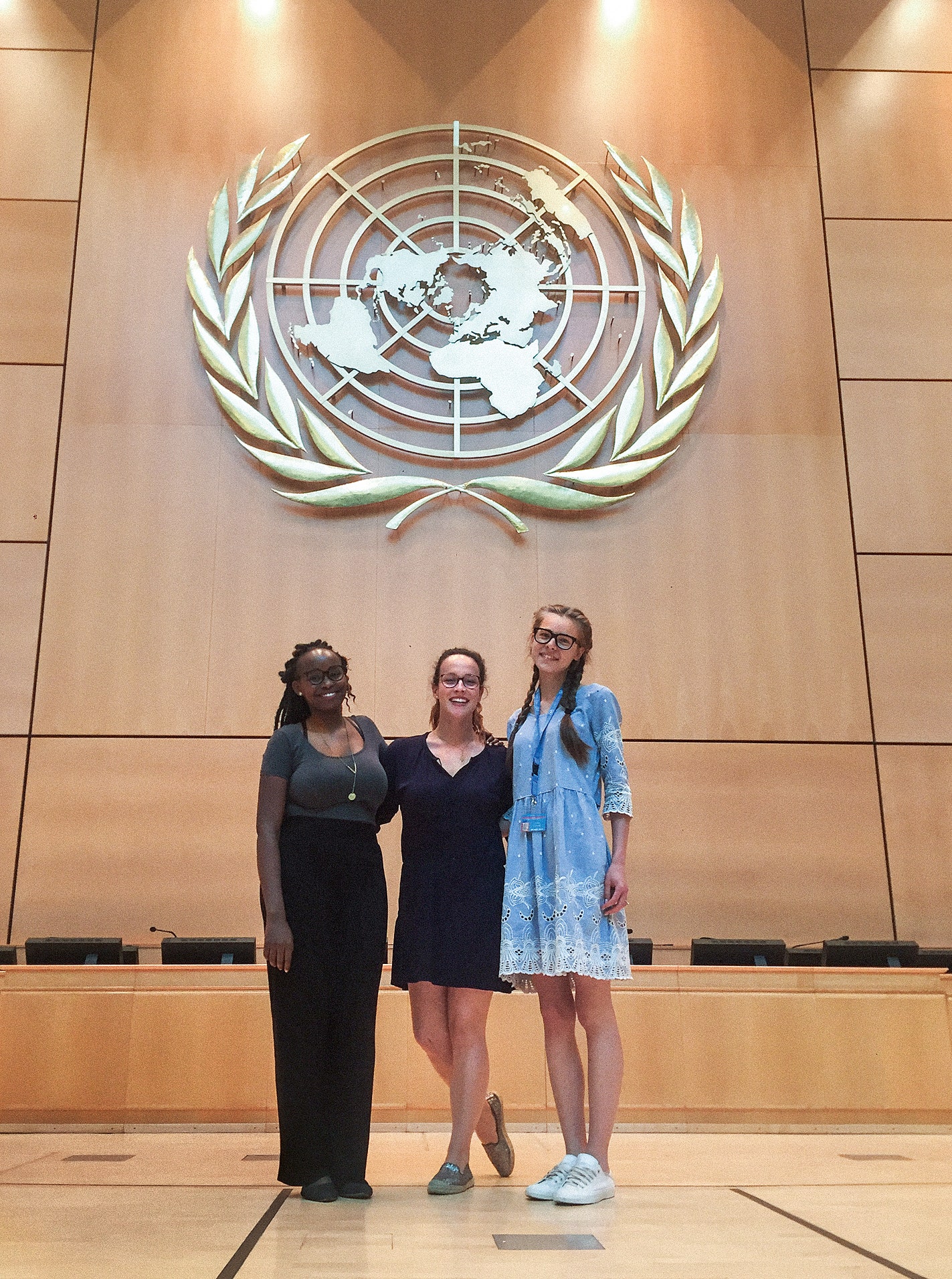 Ульяна  с подругами Барбарой и Бенедиктой в офисе ООН в Женеве.