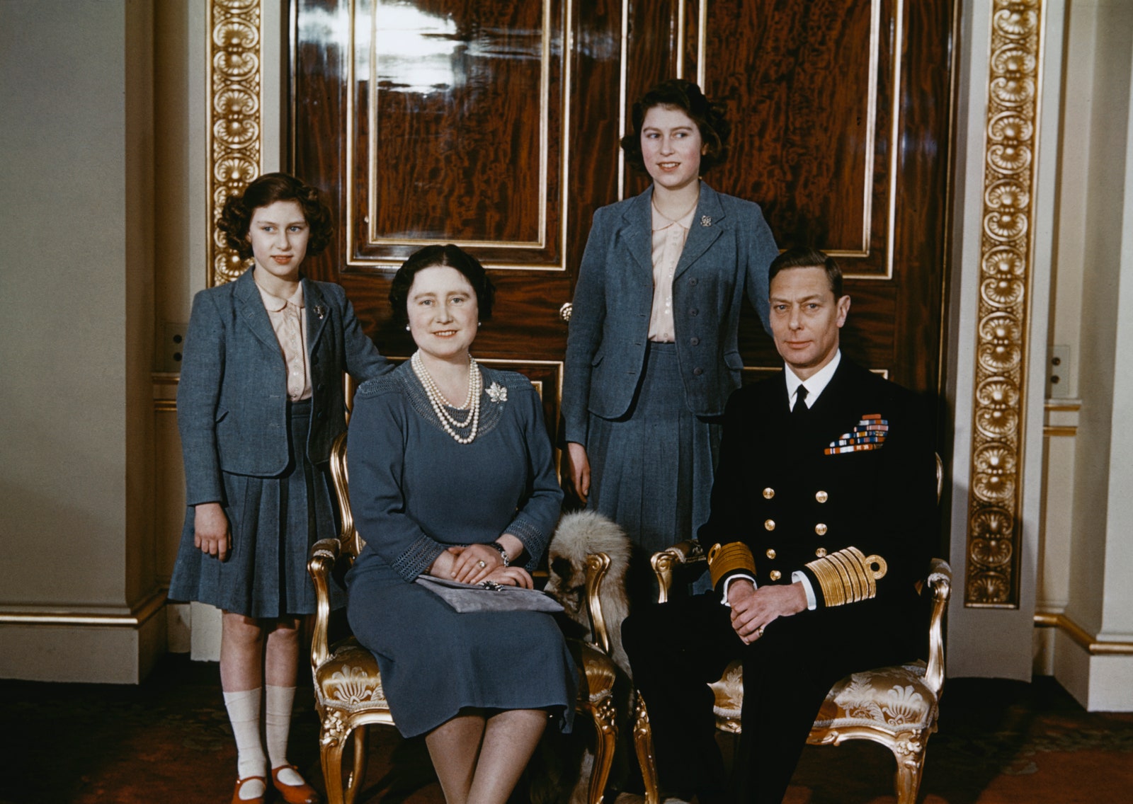 Принцесса Маргарет королеваконсорт Елизавета принцесса Елизавета и король Георг VI 1942 год
