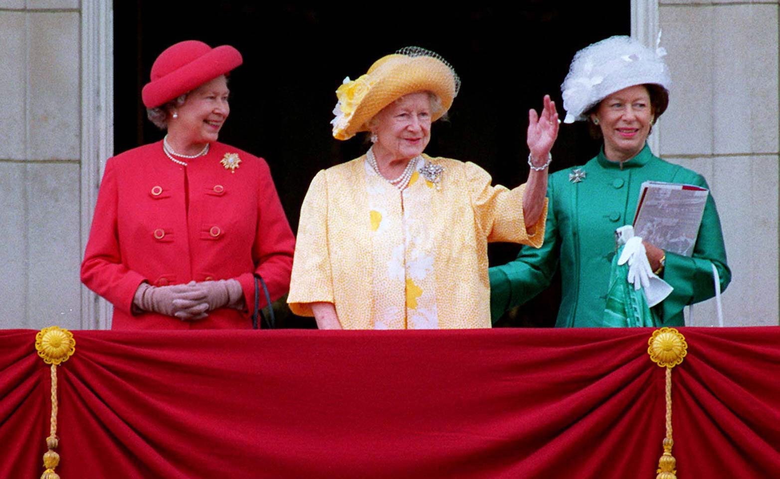Королева Елизавета II королевамать Елизавета и принцесса Маргарет