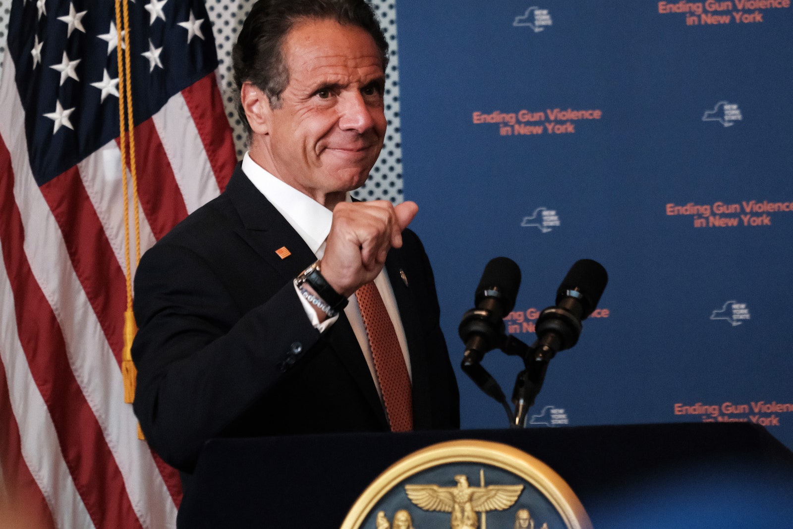 11 женщин обвиняют губернатора штата НьюЙорк в домогательствах