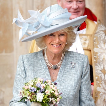 Пастель и шляпы с перьями: что нужно знать о стиле Камиллы, герцогини Корнуольской