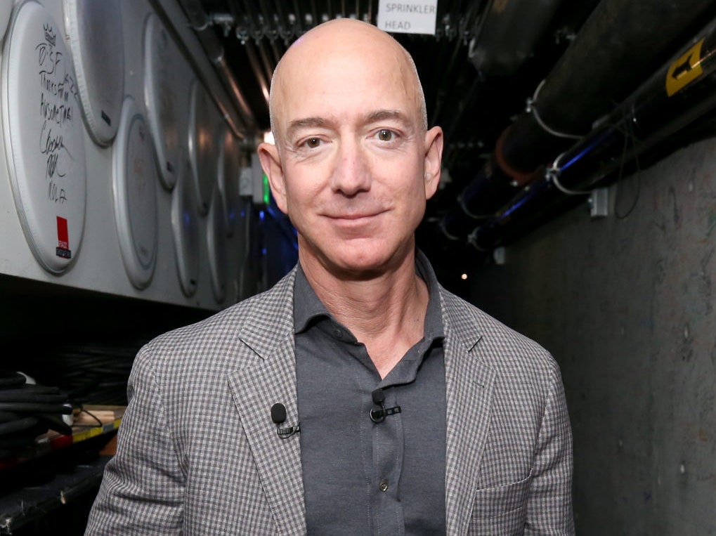 Джефф Безос официально покинул пост гендиректора Amazon
