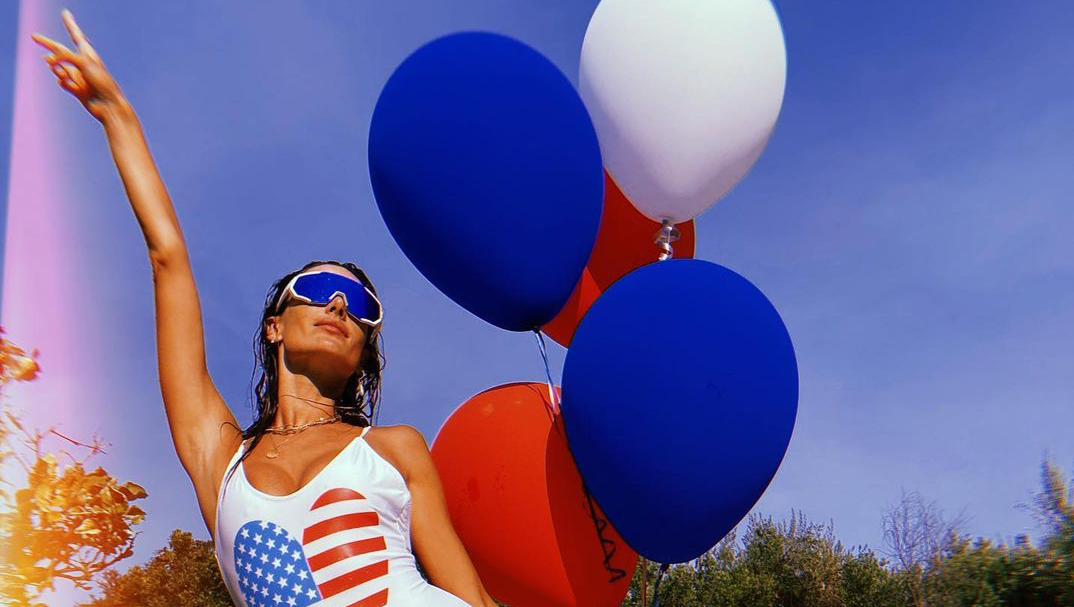 Как знаменитости отметили День независимости США