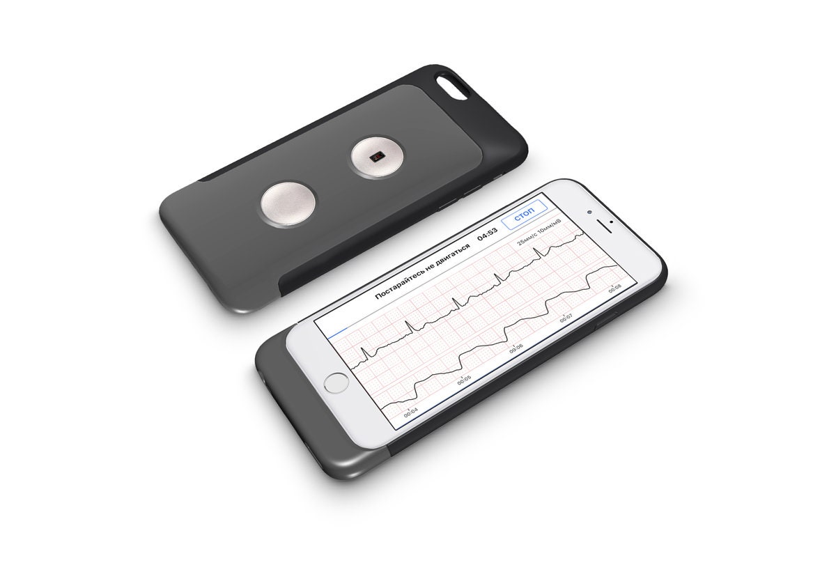 Электрокардиограф CardioQVARK 15 000 руб. в форме чехла для смарт­фона. Для самостоятельной записи кардиограммы нужно...