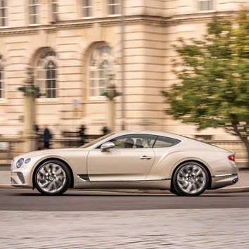 Ручной труд и экоинициативы: как сегодня создаются автомобили Bentley