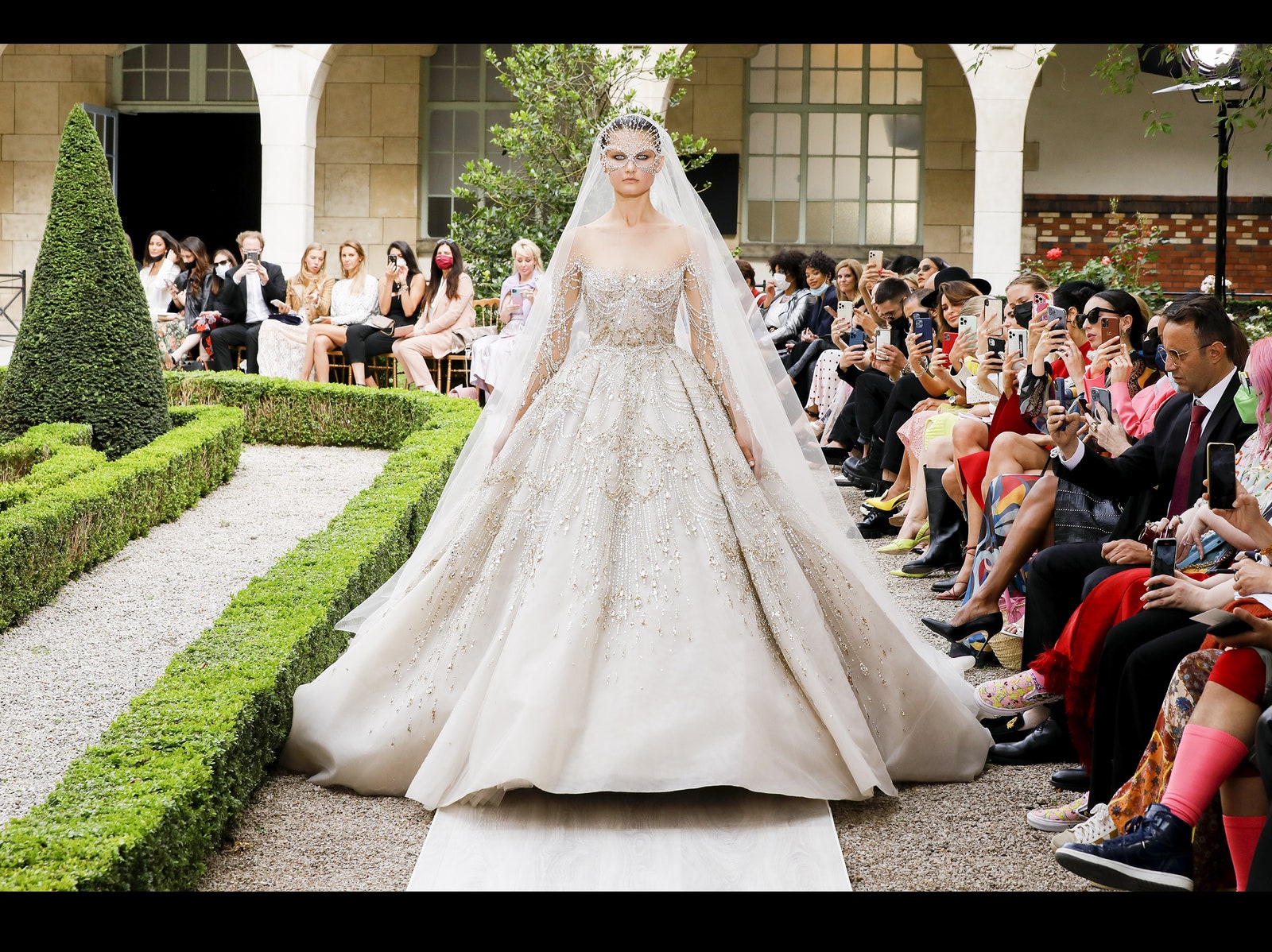 Как прошел кутюрный показ Zuhair Murad