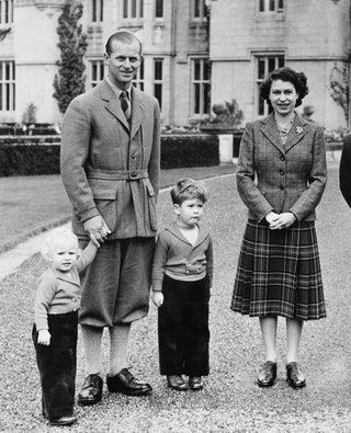 Принц Филипп иnbspкоролева Елизавета II сnbspдетьми 1959nbspгод.