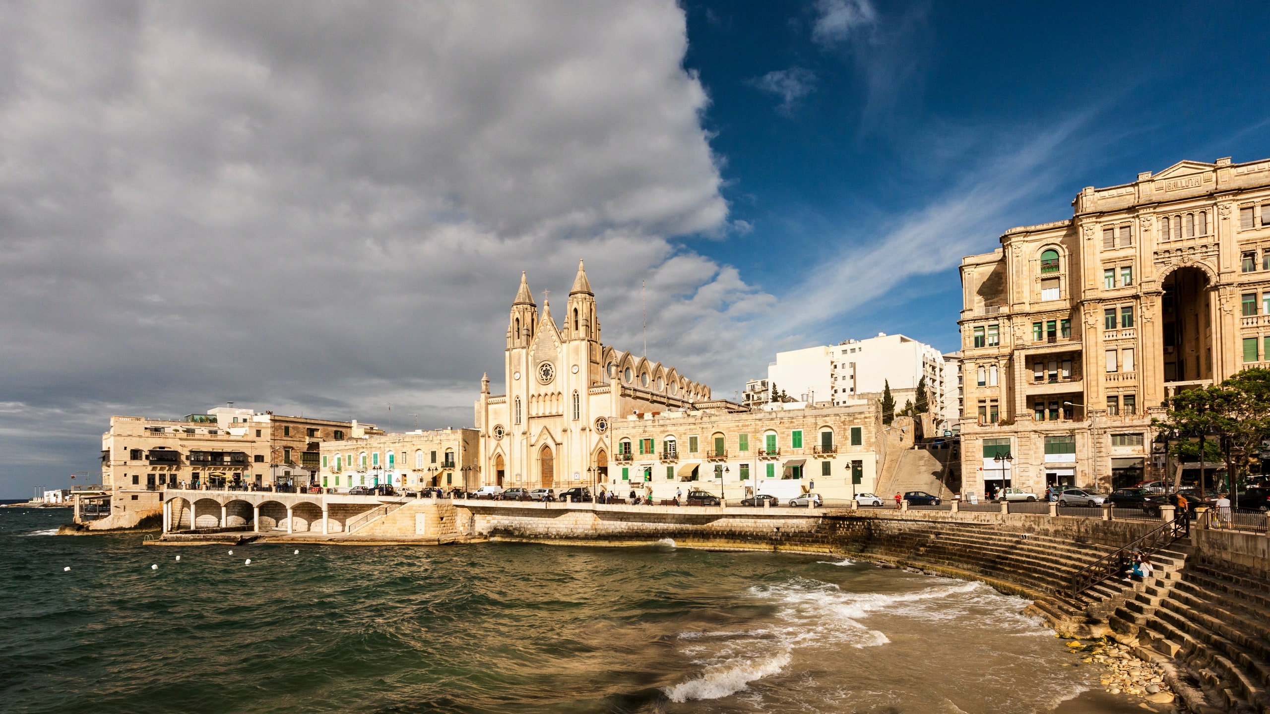 Где на Мальте жить есть и что смотреть