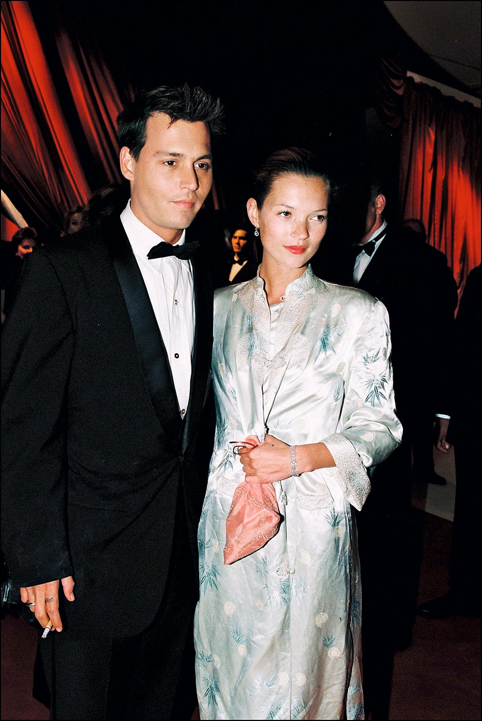 Джонни Депп с подругой моделью Кейт Мосс на Каннском кинофестивале 1997.