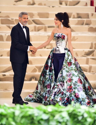 Джордж иnbspАмаль Клуни наnbspбале Met Gala.