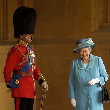 История одной фотографии: Елизавета II и принц Филипп на параде гренадерской гвардии в Виндзоре
