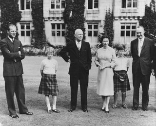 Принц Филипп принцесса Анна Дуайт Эйзенхауэр Елизавета II принц Чарльз иnbspДжон Эйзенхауэр.