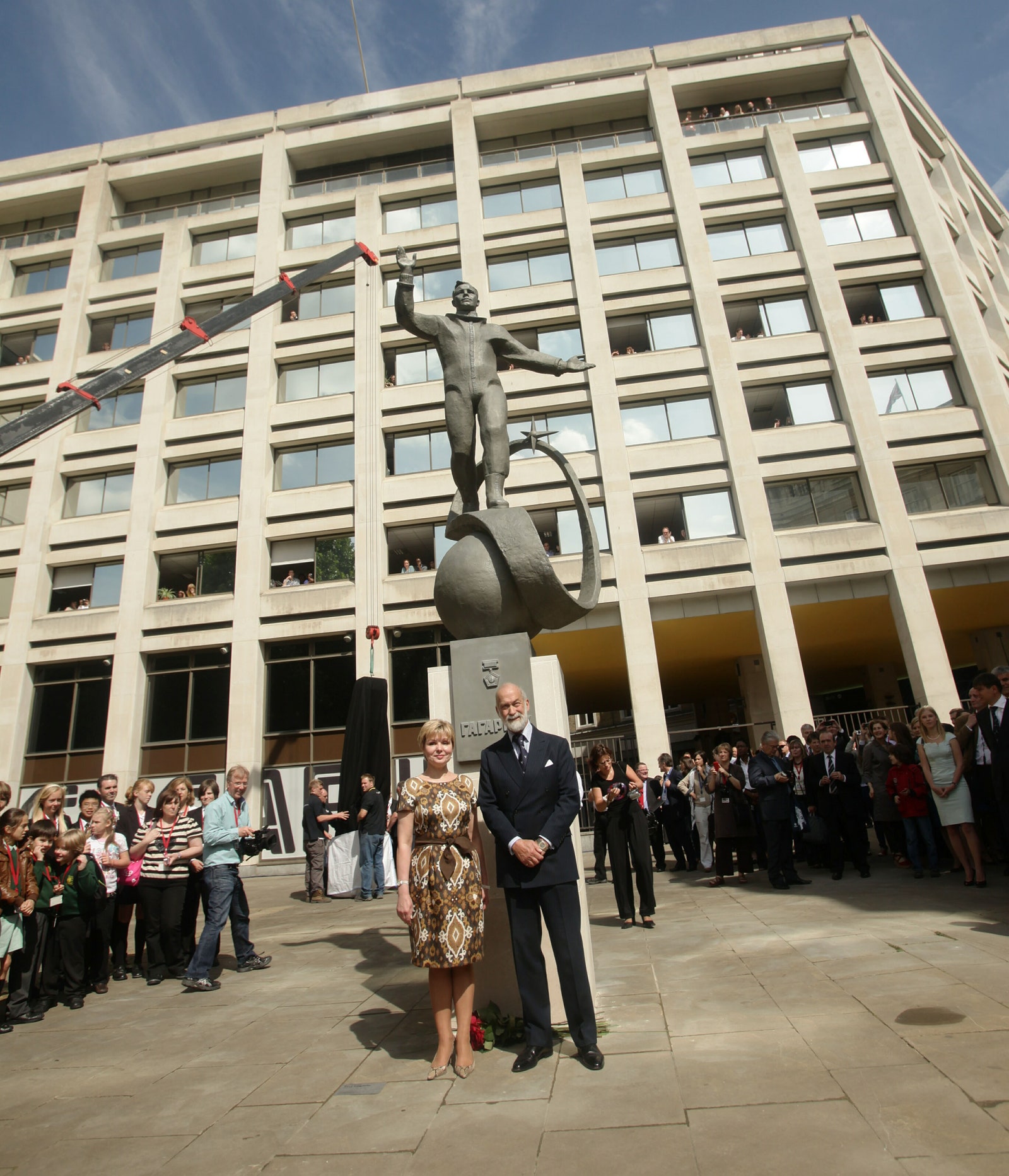 Принц Майкл Кентский на открытии памятника Юрию Гагарину в Лондоне