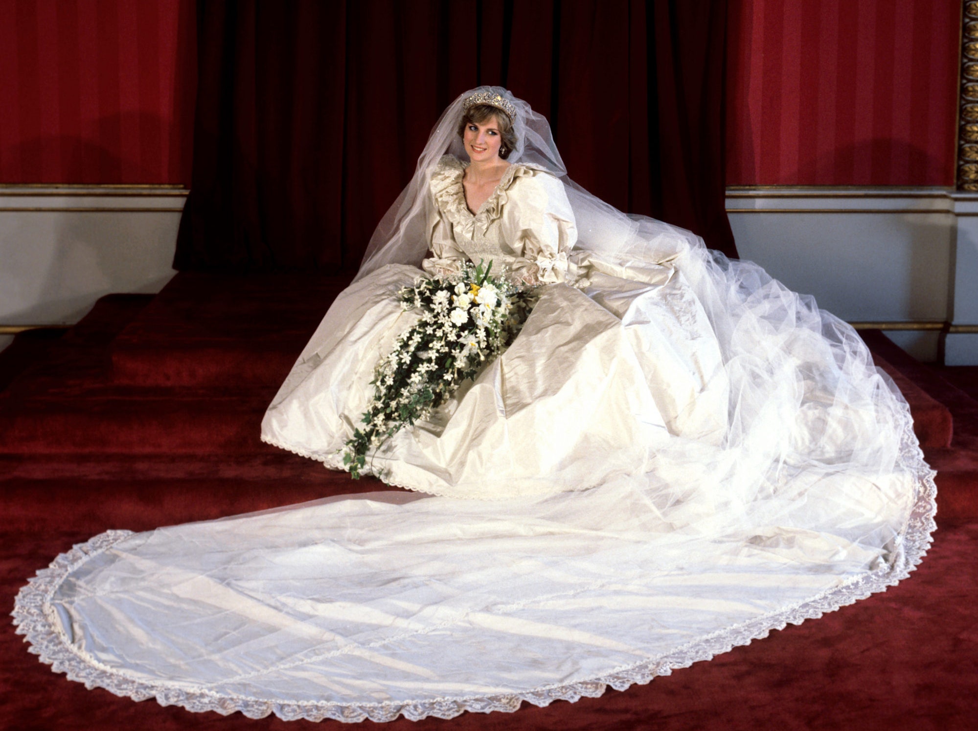 Как принцесса: диснеевские принцессы, вдохновившие дизайнеров на создание свадебных платьев