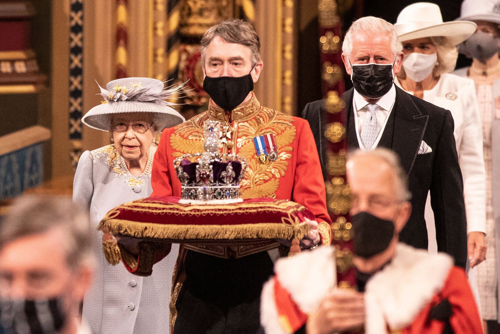 Елизавета II выступила с тронной речью в британском парламенте