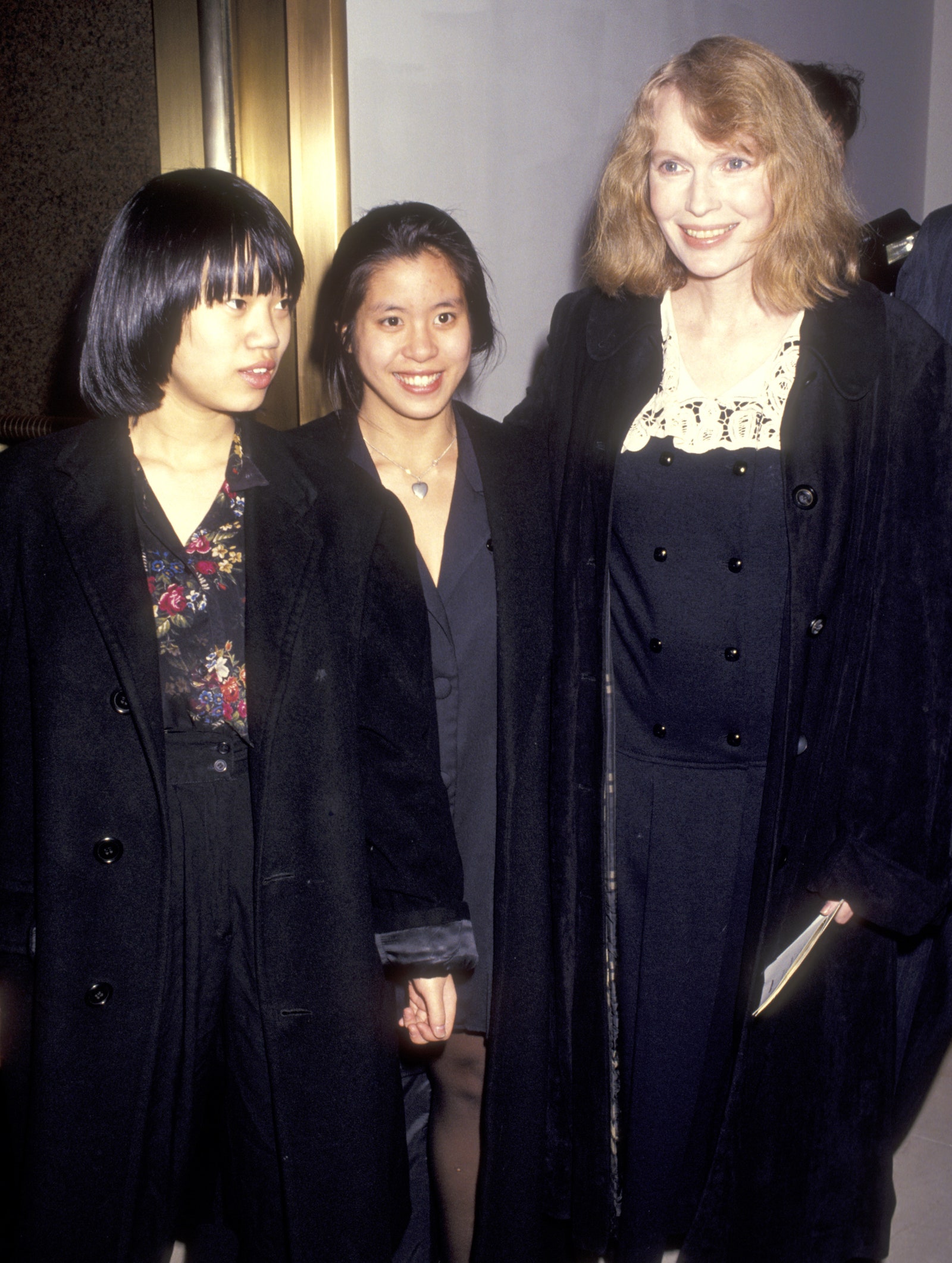 Миа Фэрроу с дочерьми Саммер и Ларк 1991