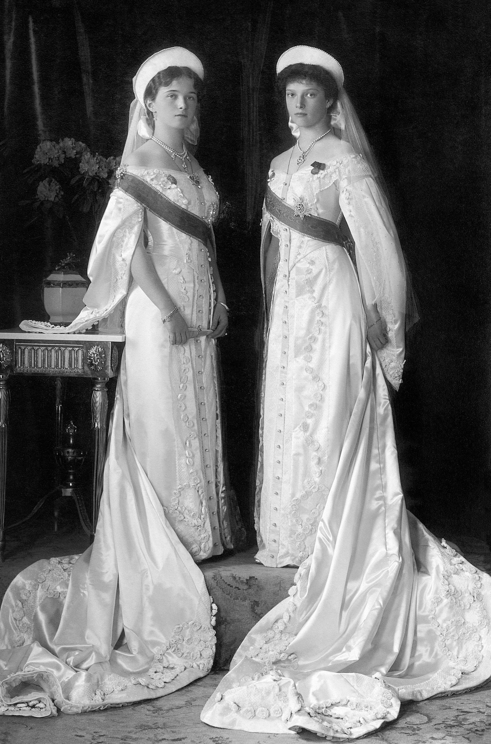 Великие княжны Ольга Николаевна и Татьяна Николаевна 1913