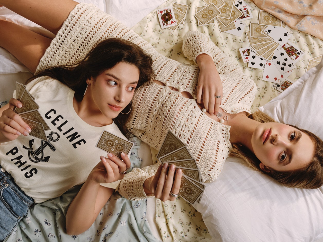 Дебютантки Tatler 2020 Ксения Севенард и Софья Зуева примеряют нежные beauty-образы