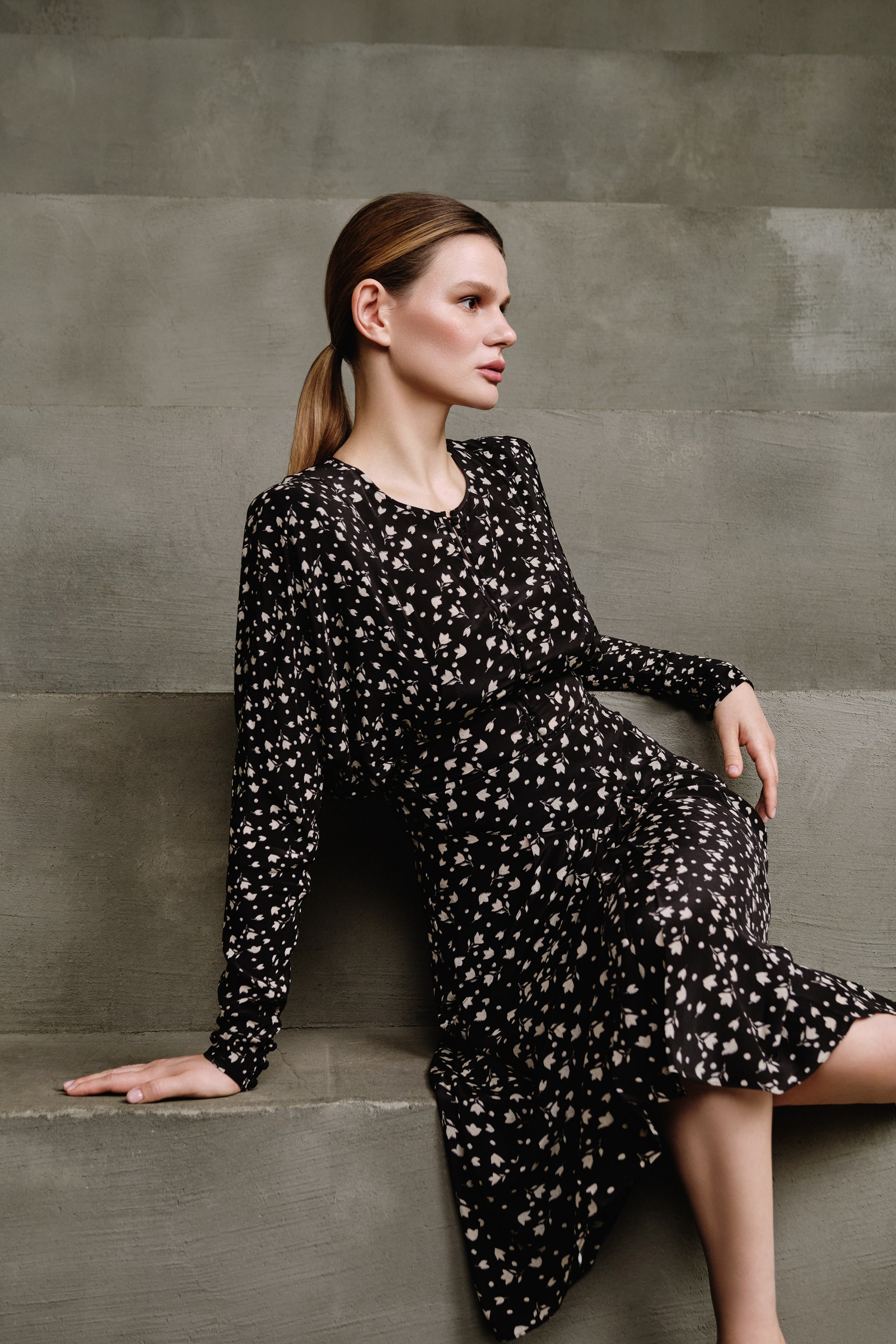 На Сюзанне платье Isabel Marant