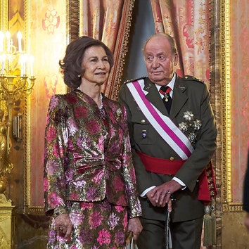 Почему бывший король Испании Хуан Карлос I бежал из страны