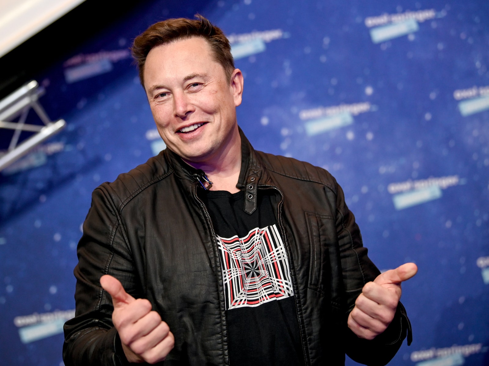 Миллиардер из США забронировал у Space X Илона Маска первый гражданский полет в космос