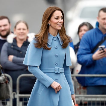 Как Елизавета II, Кейт Миддлтон и Меган Маркл своим примером показывают, что пальто в гардеробе должно быть много