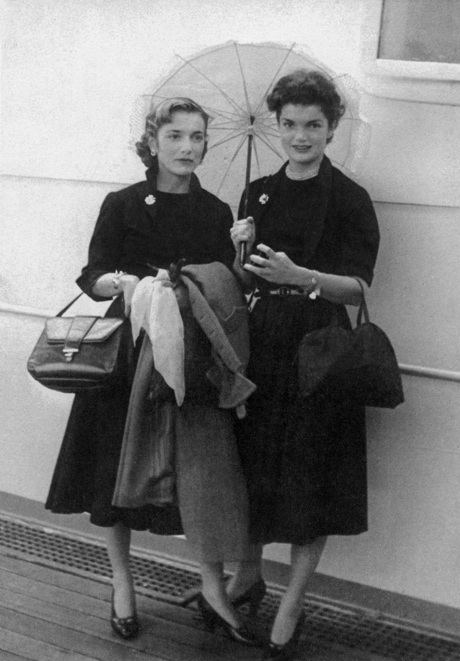 Ли и Жаклин на борту корабля на котором они вернулись в США после путешествия в Европу 1951 год