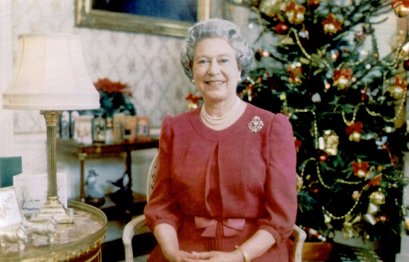 1992 год Елизавета II назвала «ужасным». Она много говорила о личном мужестве каждого об ответственности и сострадании