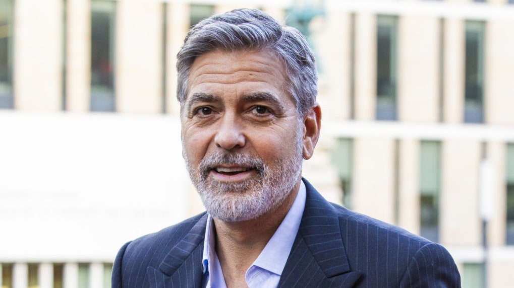 Джордж Клуни рассказал как играет в Санту со своими детьми