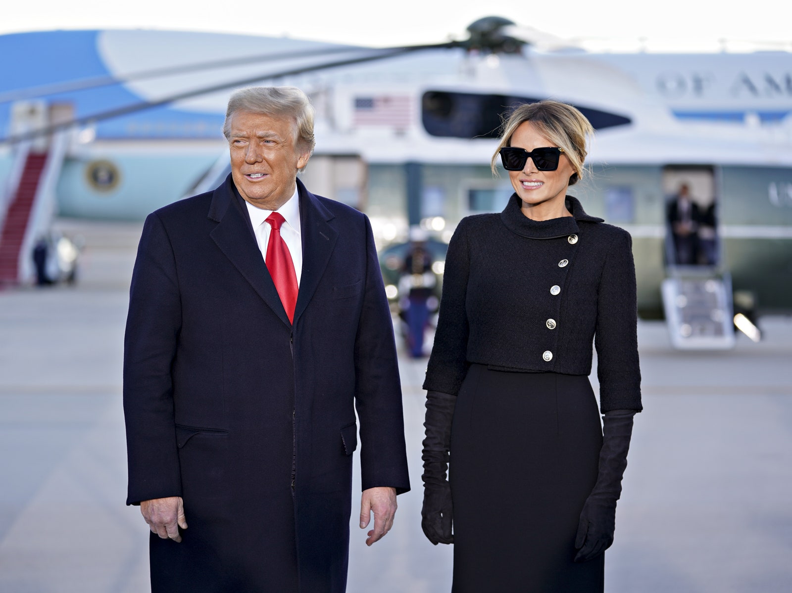 Дональд и Мелания Трамп покинули Белый дом