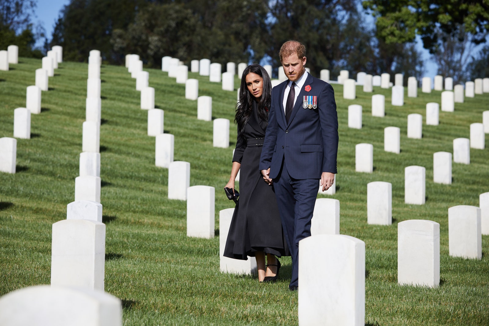 Принц Гарри и Меган Маркл посетили Национальное кладбище ЛосАнджелеса