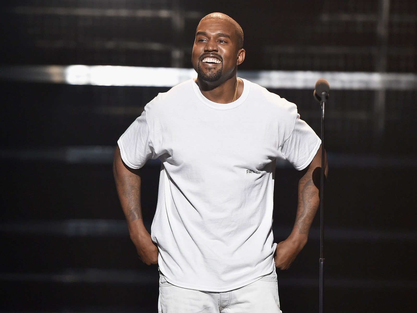 Канье Уэст подал в суд на стажера своего бренда Yeezy