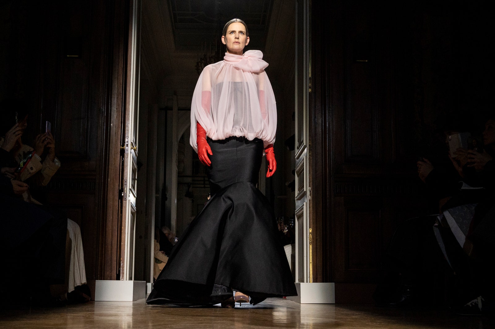 Стелла Теннант на показе Valentino Haute Couture 22 января 2020 года