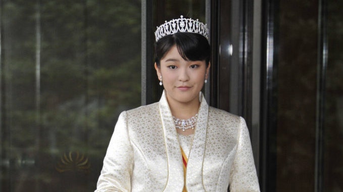 Наследный принц Фумихито одобрил брак своей дочери принцессы Мако