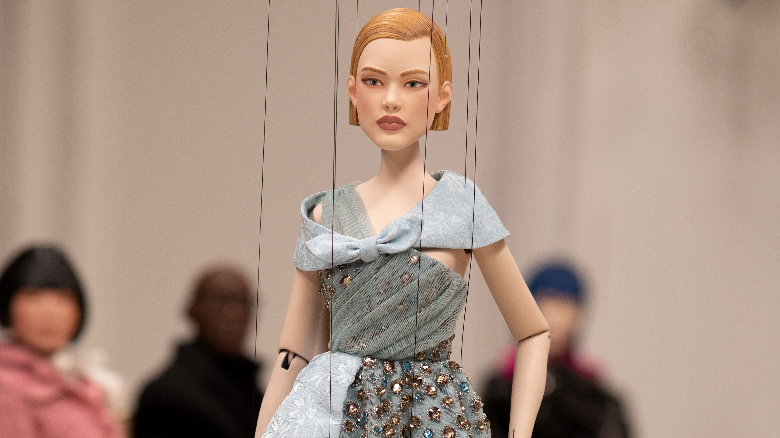 Джереми Скотт представил новую коллекцию Moschino на куклах