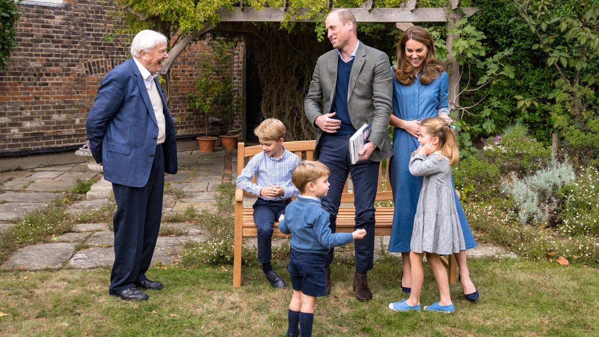 Принц Уильям и Кейт Миддлтон поделились новыми фото с детьми и сэром Дэвидом Аттенборо