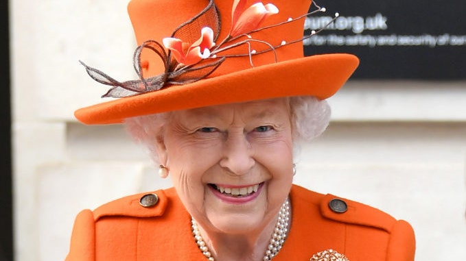 Королева Елизавета II выиграла суд у эксдворецкого принца Чарльза