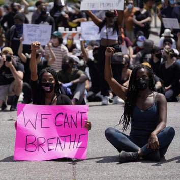 Фонд Black Lives Matter Foundation собрал $4 миллиона пожертвований. Но он не связан с протестами