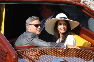 Джордж и Амаль Клуни в день свадьбы в Венеции.